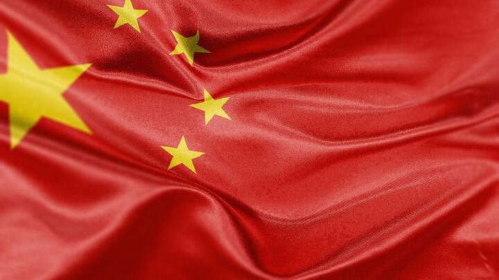 चीन की बात करें तो राष्ट्रपति शी जिनपिंग भारत के लिए व्यापारिक, सामरिक और कूटनीतिक परेशानियां खड़ी कर रहे हैं. चीन वो देश है जो भारत की आर्थिक रूप से हो रही बढ़त को रोकने के लिए इंटरनेशनल लेवल पर विरोधी रवैया अपनाते रहा है.