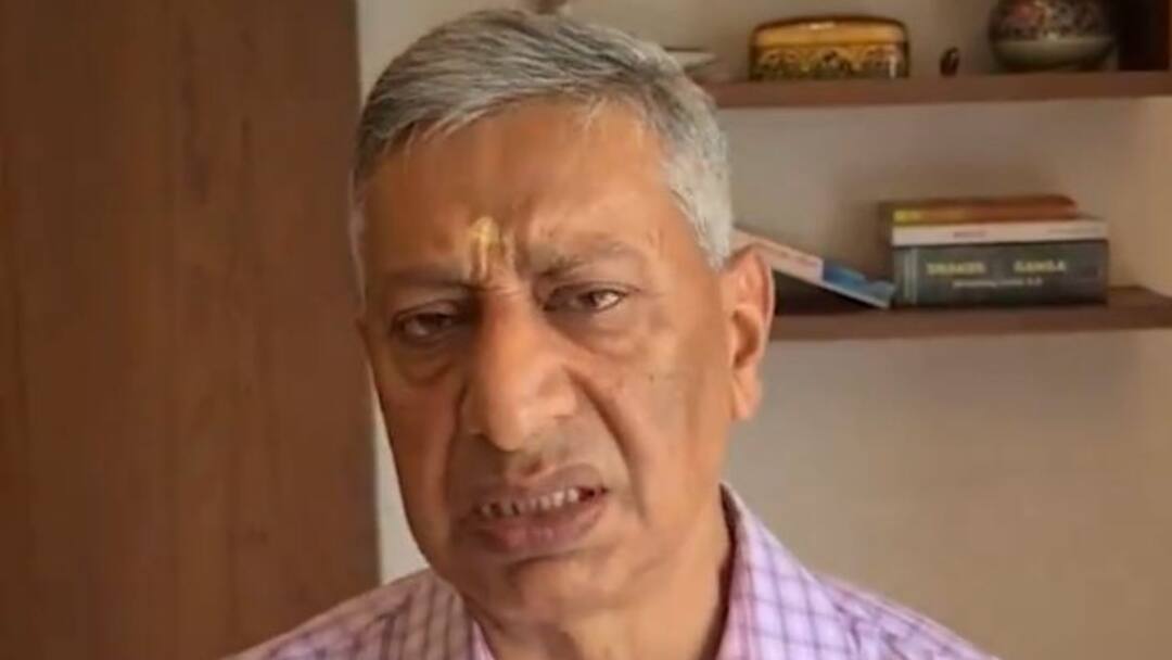Bangladesh Crisis Jammu And Kashmir Former DGP Shesh Paul Vaid Statement on Hindus Bangladesh Crisis: जम्मू-कश्मीर के पूर्व डीजीपी ने किया CAA का जिक्र, 'भारत की विपक्षी पार्टियों को...'