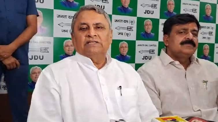 jdu Minister Vijay Chaudhary Said Bihar government On Alert Mode after the coup in Bangladesh sheikh Hasina pm modi ann Bangladesh Crisis: बांग्लादेश में तख्तापलट के बाद बिहार सरकार अलर्ट, बोले विजय चौधरी- 'CAA कानून के तहत...'