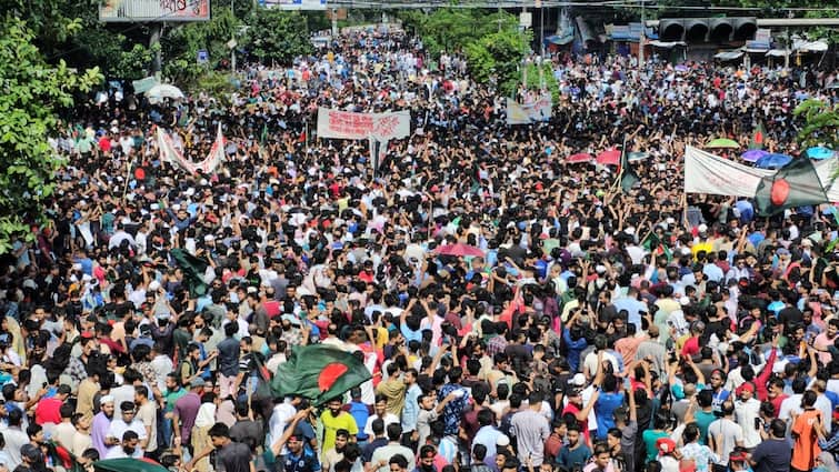 Bangladesh Crisis News Pakistani intelligence agency ISI is behind the violence in Bangladesh Bangladesh Crisis : बड़ा खुलासा, बांग्लादेश में हिंसा के पीछे पाकिस्तान की खुफिया एजेंसी ISI का हाथ