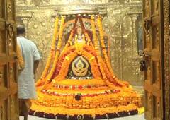 Somnath Mahadev: સોમનાથ મહાદેવને શ્રાવણ માસના બીજા દિવસે 165 કિલો કેસરી પુષ્પનો શણગાર કરવામાં આવ્યો, જાણો શું છે વિશેષતા