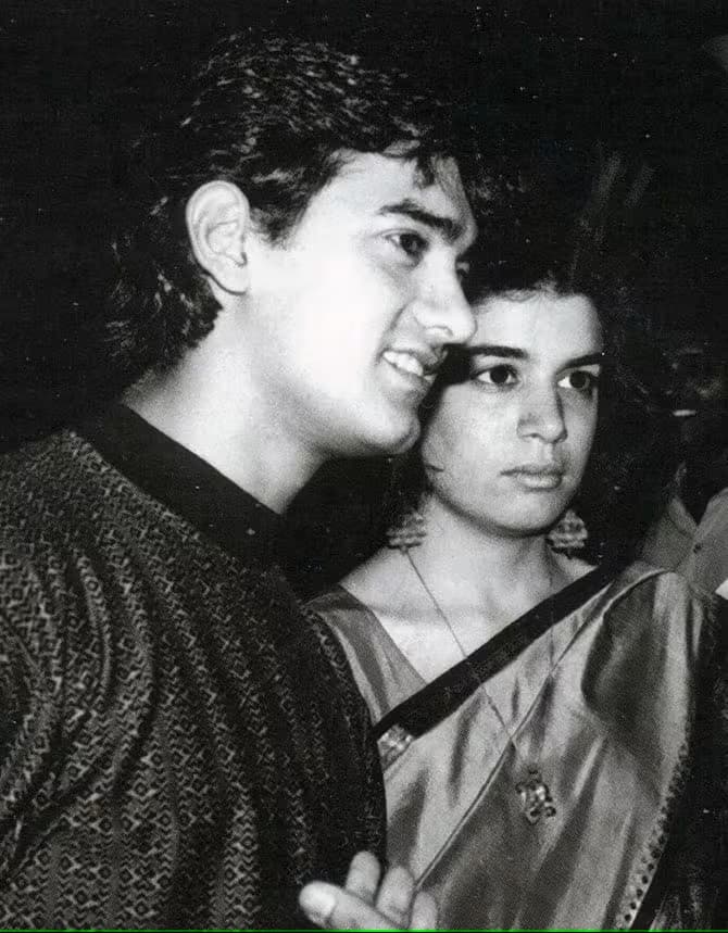 Aamir Khan and Reena Dutta - Talking about Mr. Perfectionist of Bollywood, Aamir Khan had a court marriage with his first wife Reena Dutta. If media reports are to be believed, both of them got married for just Rs 10.