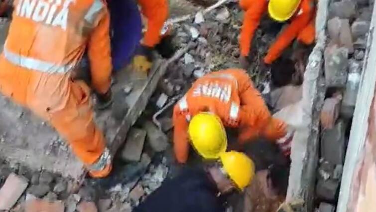 Varanasi News House Collapse Near Kashi Vishwanath Temple Several Feared Trapped Varanasi News: 1 Dead As Houses Collapse Near Kashi Vishwanath Temple, Rescue Ops On