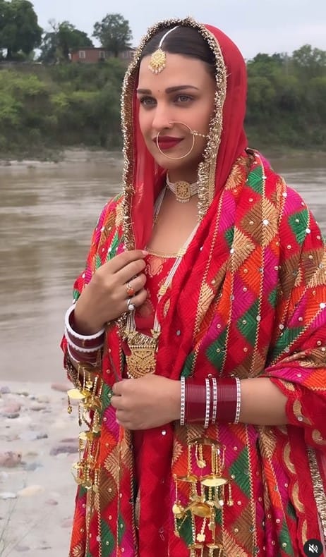 ਹਿਮਾਸ਼ੀ ਖੁਰਾਣਾ ਨੇ ਬ੍ਰੇਕਅੱਪ ਤੋਂ ਬਾਅਦ ਕਰਵਾਇਆ ਵਿਆਹ ? ਤਸਵੀਰਾਂ ਵਾਇਰਲ