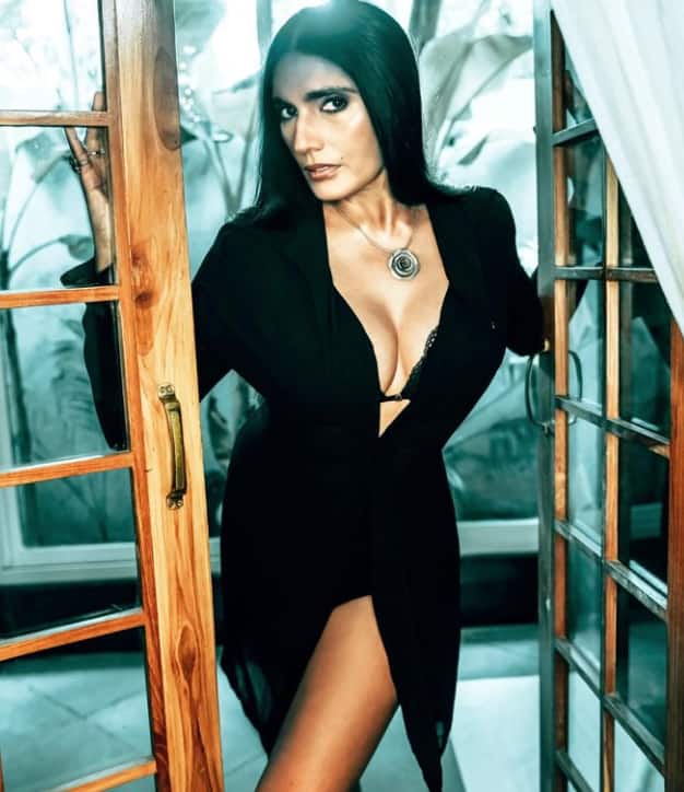During an interview with Indian Express, Anu Aggarwal revealed that she did not remember anything about Aashiqui when she watched the film after losing her memory. She said,