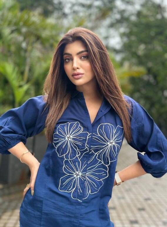 એક્ટ્રેસ આકાંક્ષા પૂરીએ સ્ટાઈલિશ અંદાજમાં કરાવ્યું ફોટોશૂટ