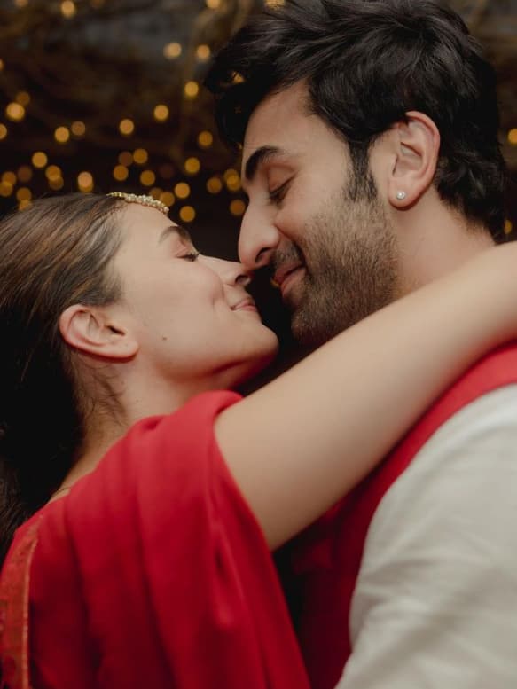 बता दें कि आलिया और रणबीर की शादी को अब दो साल से ज्यादा हो चुके हैं और इस पीरियड के दौरान उनका रिश्ता और मजबूत हुआ है.