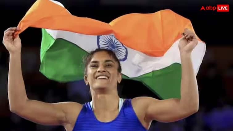 Paris Olympics 2024 What Does Vinesh Phogat Eat and How Much at a Time Vinesh Phogat Diet : कैसी है विनेश फोगाट की डाइट, एक बार में कितनी लेती है खुराक?