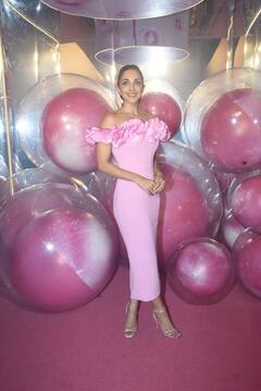 Kiara Advani Pics: पिंक बॉडीकोन ड्रेस में बार्बी डॉल बनकर इवेंट में पहुंचीं कियारा आडवाणी, लुक्स देख दीवाने हुए फैंस