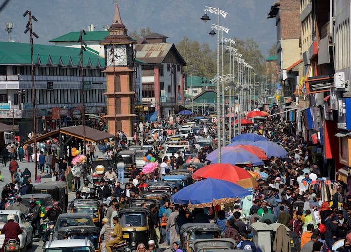 तेलंगाना बीजेपी चीफ के मुताबिक, लोगों को तय करना होगा कि वह अब जम्मू कश्मीर में कौन सी सरकार चाहते हैं.