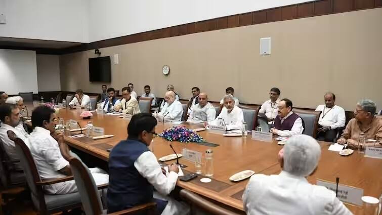 Crisis in Bangladesh News modi govt informed about bangladesh and sheikh hasina situation in all party meeting opposition India-Bangladesh: બાંગ્લાદેશ અને શેખ હસીનાને લઇને શું છે ભારતનો એક્શન પ્લાન, કેન્દ્રએ વિપક્ષને બતાવ્યો, જાણો