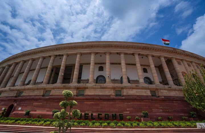 राष्ट्रीय राजधानी में मंगलवार (6 अगस्त) को उमस भरे दिन के बाद अधिकतम तापमान सामान्य से एक डिग्री अधिक 35.2 डिग्री सेल्सियस दर्ज किया गया. आईएमडी ने यह जानकारी दी.image 1