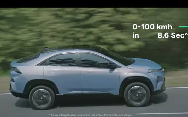 டாடா நிறுவனத்தின் புதிய Curvv SUV கார் மாடலின் விலையானது ரூ.17.49 லட்சம் (எக்ஸ்-ஷோரூம்) என நிர்ணயிக்கப்பட்டுள்ளது.