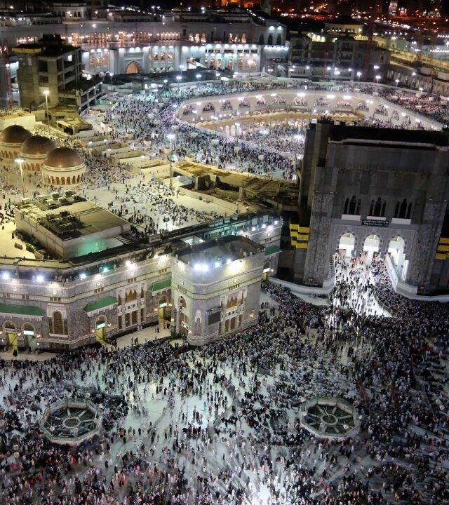 नीति में यह भी जोड़ा गया है कि हज कोटा का 70 फीसदी हिस्सा भारतीय हज कमेटी (HCOI) के अंदर होगा और हज ग्रुप ऑर्गेनाइजेशन (HGO) को बाकी का 30 फीसदी हिस्से का लाभ दिया जाएगा.