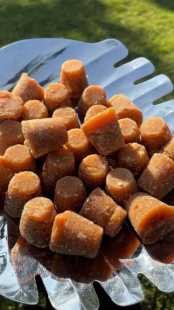 एवढुसा गुळाचा खडा बदलेल तुमचं भाग्य!