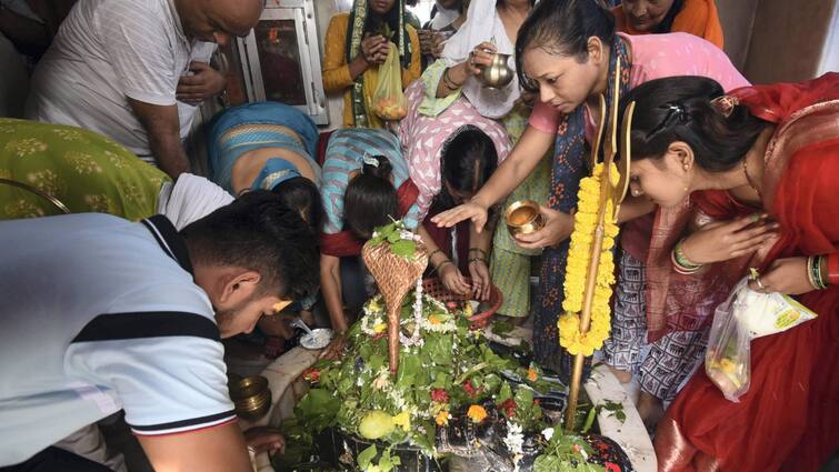 Nag Panchami 2024 Date Story Puja Vidhi Mantra and Prasad Nag Panchami 2024: Date, Time, Puja Vidhi, Significance - All You Need To Know