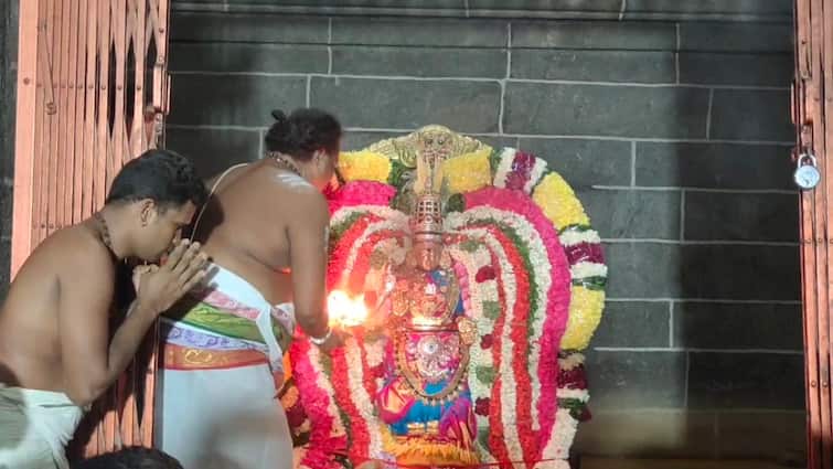 Aadi Pooram 2024 Parasakthi Amman Baby Shower in Tiruvannamalai temple - TNN Aadi Pooram 2024: ஆடிப்பூரத்தில் பராசக்தி அம்மனுக்கு வளைகாப்பு நடத்துவது ஏன்?