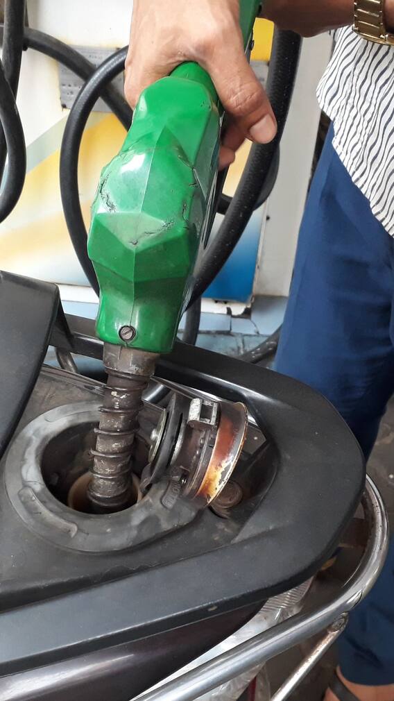 পেট্রোল পাম্পে জালিয়াতি ? পয়সা বাঁচাতে নজর রাখুন এগুলি