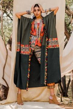 Handloom Day: Tips To Style Traditional Handlooms In Modern Ways