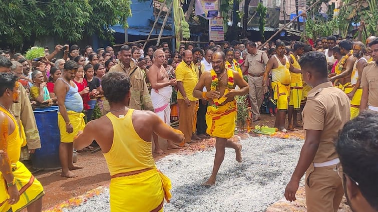 Aadi Festival Salem Kottai Mariamman Temple Festival  Devotees pay their respects to Goddess - TNN Aadi Festival: கோட்டை மாரியம்மன் கோயில் ஆடித் திருவிழா - அம்மனுக்கு நேர்த்திக்கடன் செலுத்திய பக்தர்கள்