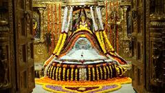 Somanath Mahadev: શ્રાવણના ત્રીજા દિવસે સોમનાથ મહાદેવને કરવામાં આવ્યો ભસ્મ શ્રૃંગાર, જુઓ તસવીરો