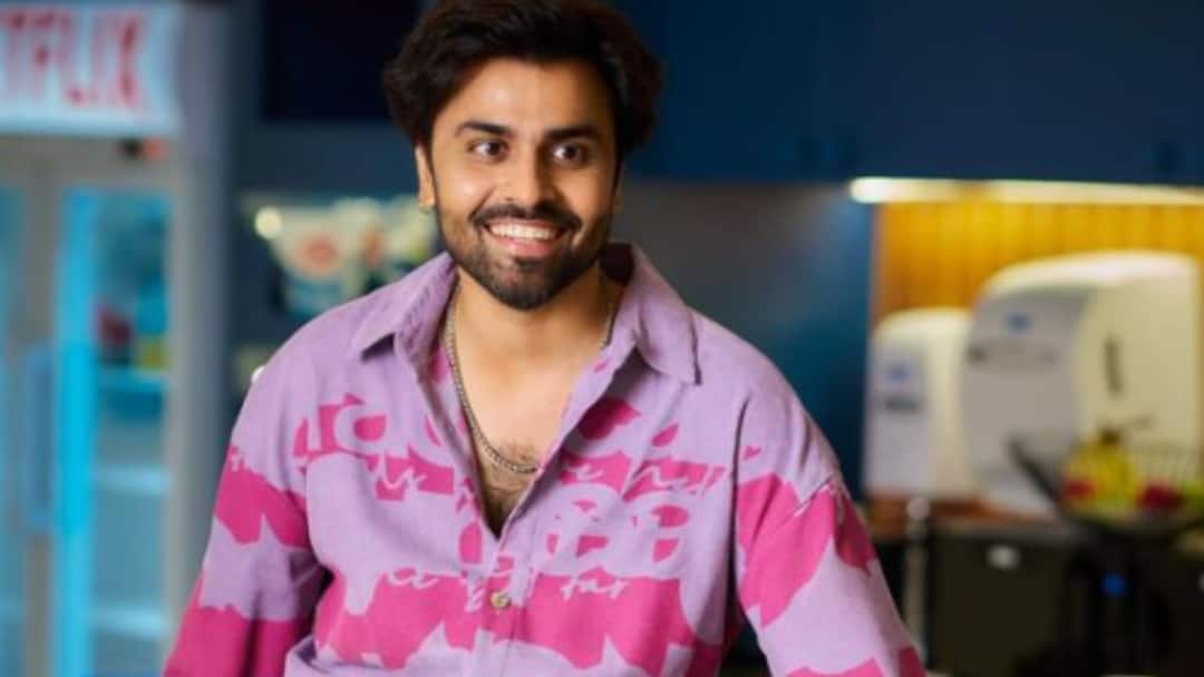 आलीशान घर, करोड़ों की गाड़ियां, 20 हजार सैलरी पाने वाले ‘सचिव जी’ असल में हैं करोड़ों की संपत्ति के मालिक Ott panchayat 3 star jitendra kumar aka sachiv ji net worth luxury life and car collection आलीशान घर, करोड़ों की गाड़ियां, 20 हजार सैलरी पाने वाले ‘सचिव जी’ असल में हैं करोड़ों की संपत्ति के मालिक