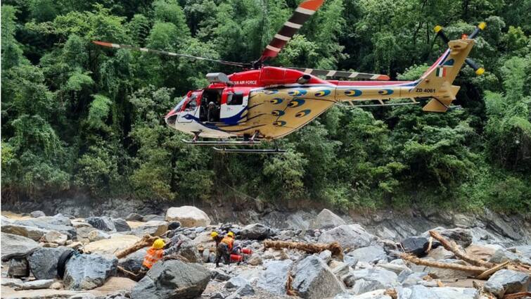 Wayanad Landslides Kerala CM Pinarayi Vijayan Announces New Mobiles Free Rations Duplicate Certificates For Survivors Wayanad Landslides: Kerala CM Vijayan Announces New Mobiles, Free Rations & Duplicate Certificates For Survivors