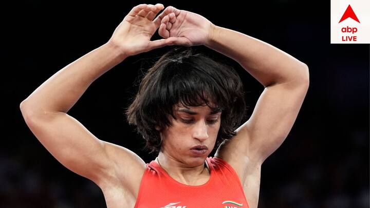 স্বপ্ন দেখতে হল, স্বপ্নকে সত্যি করতে হলে পরিশ্রমের কোনও বিকল্প নেই। বিনেশ নিজে অসম্ভব পরিশ্রমী। কঠোর অনুশীলনের মধ্যে নিজেকে রাখতেন। যা ভীষণভাবে অনুপ্রেরণা জোগানোর মত।