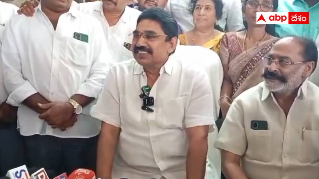 YSRCP : వైఎస్ఆర్సీపీకి మరో మాజీ ఎమ్మెల్యే గుడ్ బై - ఈ సారి పిఠాపురం నుంచి ... Former Pithapuram MLA Dorababu has resigned from YCP YSRCP : వైఎస్ఆర్సీపీకి మరో మాజీ ఎమ్మెల్యే గుడ్ బై - ఈ సారి పిఠాపురం నుంచి ...