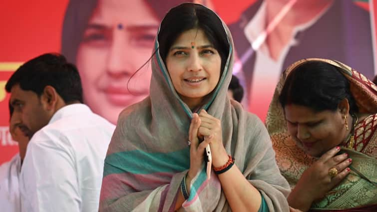 Samajwadi Party MP Dimple Yadav Reaction on Vinesh Phogat Disqualified From Paris Olympic 2024 विनेश फोगाट के मामले में डिंपल यादव ने कर दी बड़ी मांग, सपा सांसद ने सरकार से पूछा ये सवाल