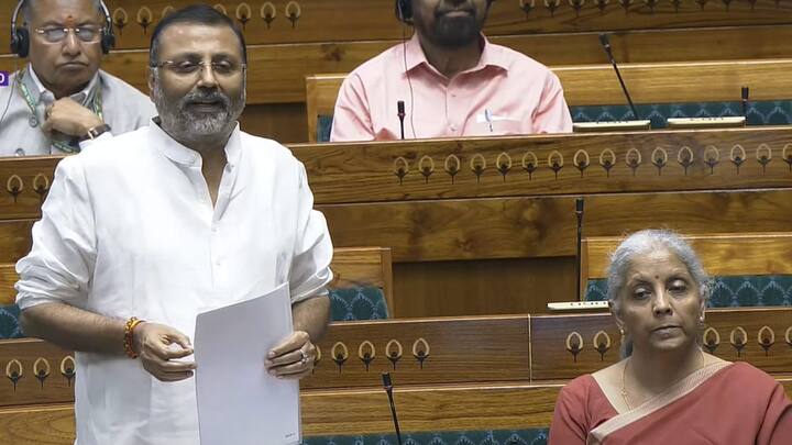 Nishikant Dubey In Parliament: भारतीय जनता पार्टी से सांसद निशिकांत दुबे ने लोकसभा में यह दावा किया है कि कांग्रेस महासचिव प्रियंका गांधी अनंत अंबानी की शादी में शामिल हुई थी.