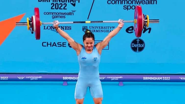 mirabai-chanu-misses-out-on-medal-finishes-fourth-in-weightlifting-event-in-paris-olympics-2024 Paris Olympics 2024: મેડલ ચૂકી બર્થ-ડે ગર્લ મીરાબાઈ, ન ઉપાડી શકી 114 કિલો વજન