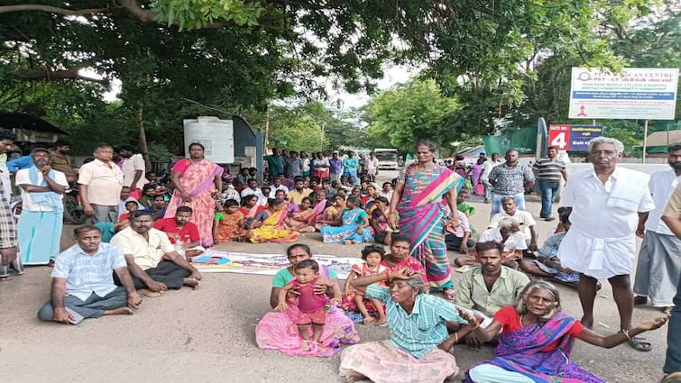 Thanjavur news Refusal to buy the body of a laborer who died in a landslide - TNN மண் சரிந்து உயிரிழந்த தொழிலாளர் உடலை வாங்க மறுப்பு: உறவினர்கள் தொடர் போராட்டத்தால் பரபரப்பு