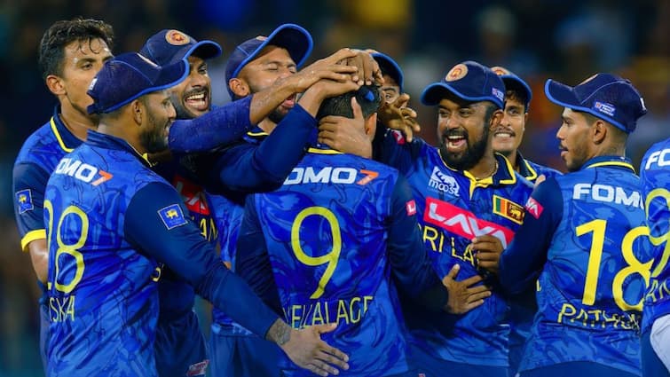 IND vs SL Sri Lanka First time beaten India in 27 years bilateral ODI series Dunith Wellalage rohit sharma IND vs SL: श्रीलंका ने भारत को वनडे सीरीज में हराकर रचा इतिहास, 27 सालों बाद हुआ यह कारनामा