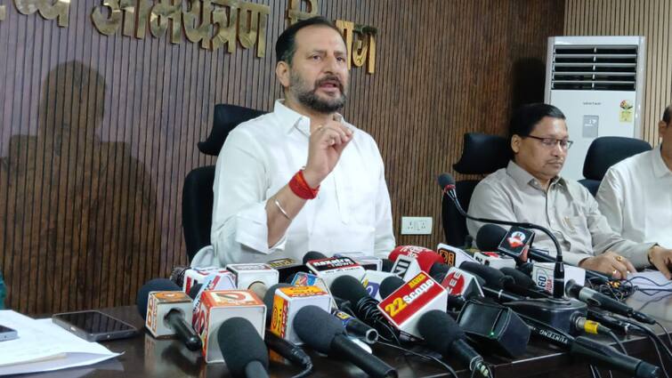 Bihar Public Health Engineering Minister Neeraj Kumar Bablu on Bangladesh crisis ann Bihar News: 'बांग्लादेशी घुसपैठ के लिए बंगाल चिंता का विषय बिहार नहीं', मंत्री नीरज बबलू का बड़ा बयान