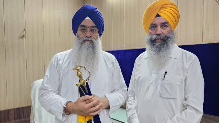 Jathedar Giani Raghbir Singh and Peer Mohammad Meet to Discuss Key Sikh Matters Sikh Matters: ਜਥੇਦਾਰ ਗਿਆਨੀ ਰਘਬੀਰ ਸਿੰਘ ਅਤੇ ਕਰਨੈਲ ਸਿੰਘ ਪੀਰ ਮੁਹੰਮਦ ਵਿਚਾਲੇ ਬੰਦ ਕਮਰਾ ਮੀਟਿੰਗ, ਇਹਨਾਂ ਮੁੱਦਿਆਂ 'ਤੇ ਚਰਚਾ