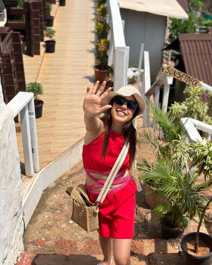 एक्ट्रेस ने यूं तो कई हिट टीवी शोज में अपनी एक्टिंग से दर्शकों का दिल जीता है. नीति को 'बड़े अच्छे लगते हैं' के सीजन 2 में भी काफी पसंद किया गया था. लेकिन क्या आप जानते है कि नीति ने इतना फेम मिलने से पहले कई दर्द का सामना किया हुआ है.