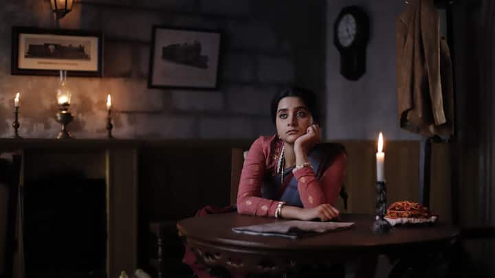 আপাতত মুম্বইয়ে ধারাবাহিকের কাজে ব্যস্ত তিনি, তবে তাঁর কাছে বড় প্রিয় কাজ 'পরিণীতা'? কীভাবে দেবচন্দ্রিমা সিংহ রায় থেকে শরৎ সাহিত্যের ললিতা হয়ে উঠেছিলেন তিনি, সেই গল্পই এবিপি লাইভকে শোনালেন নায়িকা।