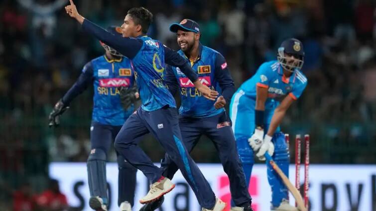 India vs Sri Lanka 3rd ODI  Sri Lanka thrash India by 110 runs clinch first bilateral series in 27 years IND vs SL 3rd ODI: పోరాటమే లేకుండా సమర్పించేశాం, వన్డే సిరీస్‌ లంక కైవసం