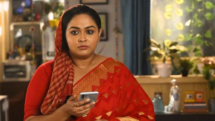 নিজের মনকে শান্ত করে, শক্তি জোগাড় করে সোহাগ অবশেষে চাঁদকে ফোন করে। কিন্তু সেই ফোনের সাড়া পায় না। উত্তর দেয় না চাঁদ।