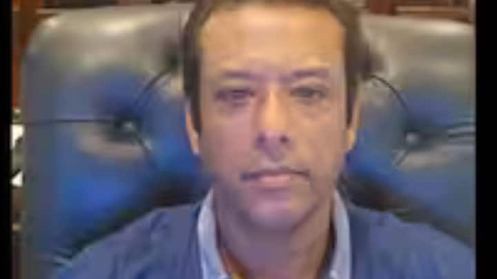 شیخ حسینہ کے صاحبزادے سجیب واجد نے کہا تھا کہ ہمارا خاندان سیاست میں واپس نہیں آئے گا، تاہم انہوں نے یہ بھی کہا کہ ہمارے رہنماؤں کو ہراساں کیا جا رہا ہے اس لیے وہ چپ نہیں بیٹھیں گے۔ اس سے لگتا ہے کہ شیخ حسینہ واپس آ سکتی ہیں۔