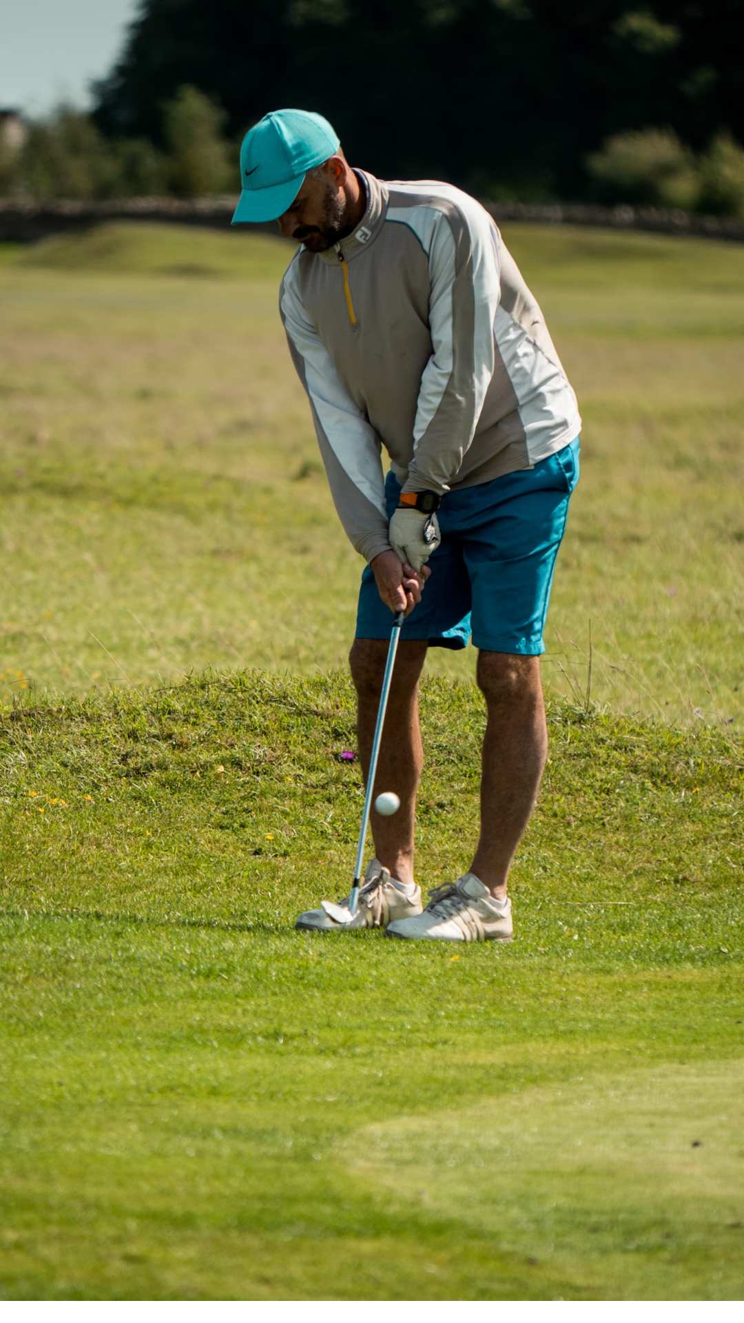 ஜேட் டிராகன் ஸ்னோ மவுண்டன் கோல்ஃப் கிளப் (Jade Dragon Snow Mount Golf Club) சீனாவில் உள்ளது