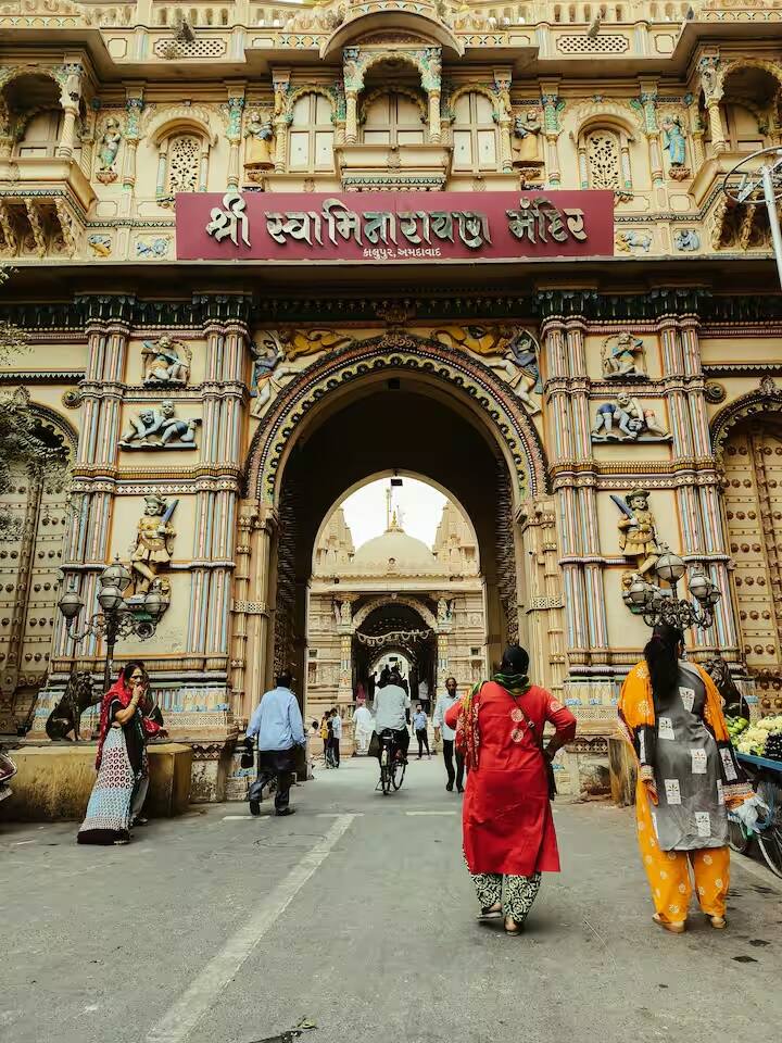 વાસ્તવમાં, અમે વાત કરી રહ્યા છીએ ગુજરાતની રાજધાની અમદાવાદની. હા, અમદાવાદનું નામ ત્રણ ભાષાઓનું બનેલું છે.