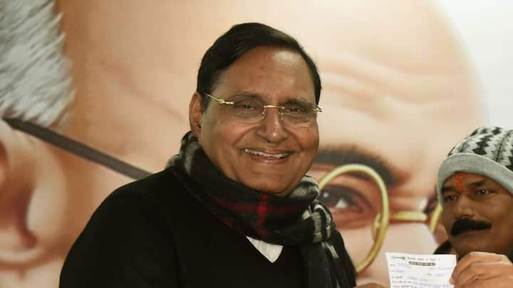जनता दल यूनाइटेड से राजीव रंजन ने कहा कि मैंने सबकी बातें सुनीं और ऐसा लग रहा है जैसे कि यह मुस्लिम विरोधी कानून है. उन्होंने सवाल पूछा कि इसका कौन सा प्रावधान मुस्लिम विरोधी है? उन्होंने कहा कि केसी वेणुगोपाल अल्पसंख्यकों की बात करते हैं, इस देश में हजारों पंजाबी सिखों को किसने मारा था? आपकी पार्टी द्वारा सड़कों पर सिखों को ढूंढ ढूंढ कर मारा गया था और आज अल्पसंख्यकों की दुहाई दे रहे हैं.