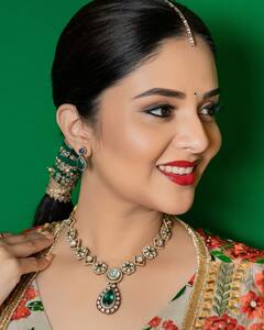 Sreemukhi : ఫ్లోరల్ లెహంగాలో కలర్​ఫుల్​గా ముస్తాబైన శ్రీముఖి.. సంగీత్ వంటి ఫంక్షన్స్​కి మీరు ట్రై చేయొచ్చు