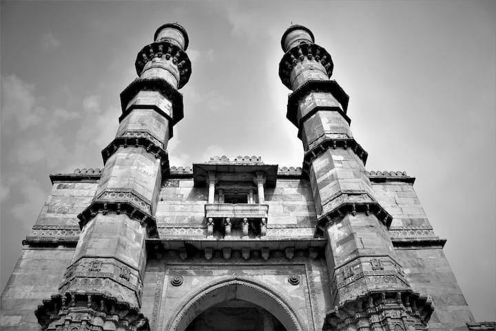 साल 2016 में अल्पसंख्यकत कार्य मंत्रालय के राज्य मंत्री मुख्तार अब्बास नकवी के द्वारा वक्फ बोर्ड की संपत्ति का ब्यौरा दिया गया था.