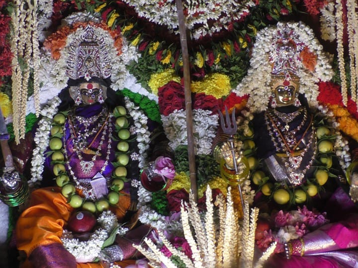 கரூர்: ஸ்ரீ ஆதி வேப்பம்பூ மாரியம்மன் ஆலய 10-ஆம்  ஆண்டு ஆடி திருவீதி உலா.. குவிந்த பக்தர்கள்