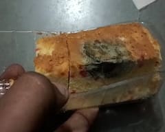 Vadodara News: ડી માર્ટમાંથી કેક લેતા પહેલા સાવધાન! કેકમાં ફૂગ નીકળી, કંપનીએ ગ્રાહકને આપ્યો ઉડાવ જવાબ