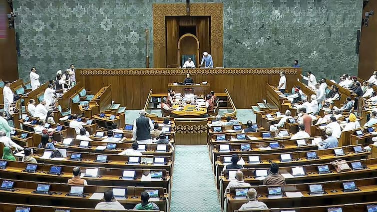 Parliament Monsoon Session Updates Waqf Amendment Bill Lok Sabha Wakf Act Congress BJP Samajwadi Party Rajya Sabha Monsoon Session: Stormy Proceedings Likely As Govt Set To Introduce Waqf Bill in Lok Sabha Today