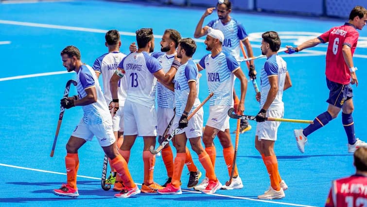 Indian hockey team wins Bronze Medal defeated Spain Paris Olympics 2024 Harmanpreet Singh India vs Spain Indian Hockey Team Wins Bronze: भारतीय हॉकी टीम ने ब्रॉन्ज मेडल जीतकर रचा इतिहास, स्पेन को 2-1 से रौंदा